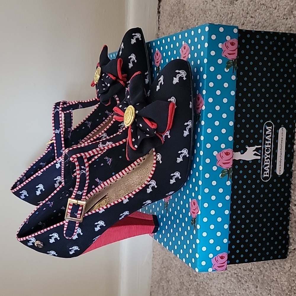 Pin Up Retro Sailor Navy T Strap Heels NEW IN BOX